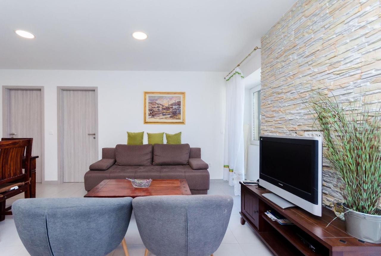 Apartment Jasna By The Sea Baška Exteriör bild