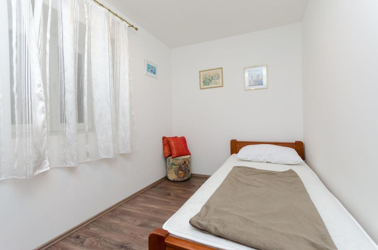 Apartment Jasna By The Sea Baška Exteriör bild